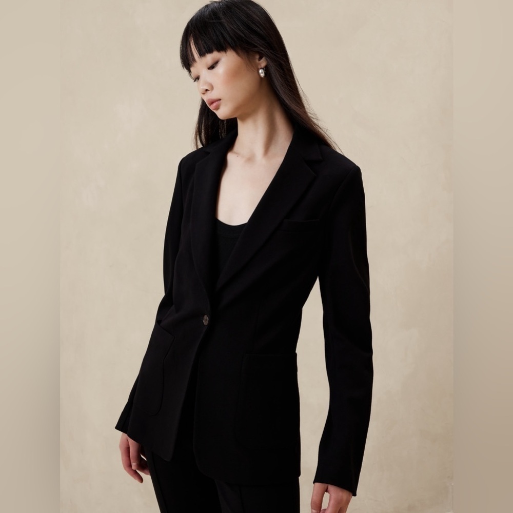 NWT! Banana Republic Black Everywhere Ponte Blazer 841758 🩷